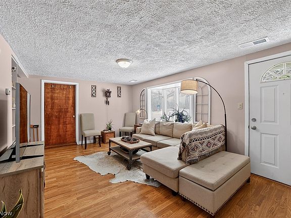 3rd image of 3309 Winchell Rd