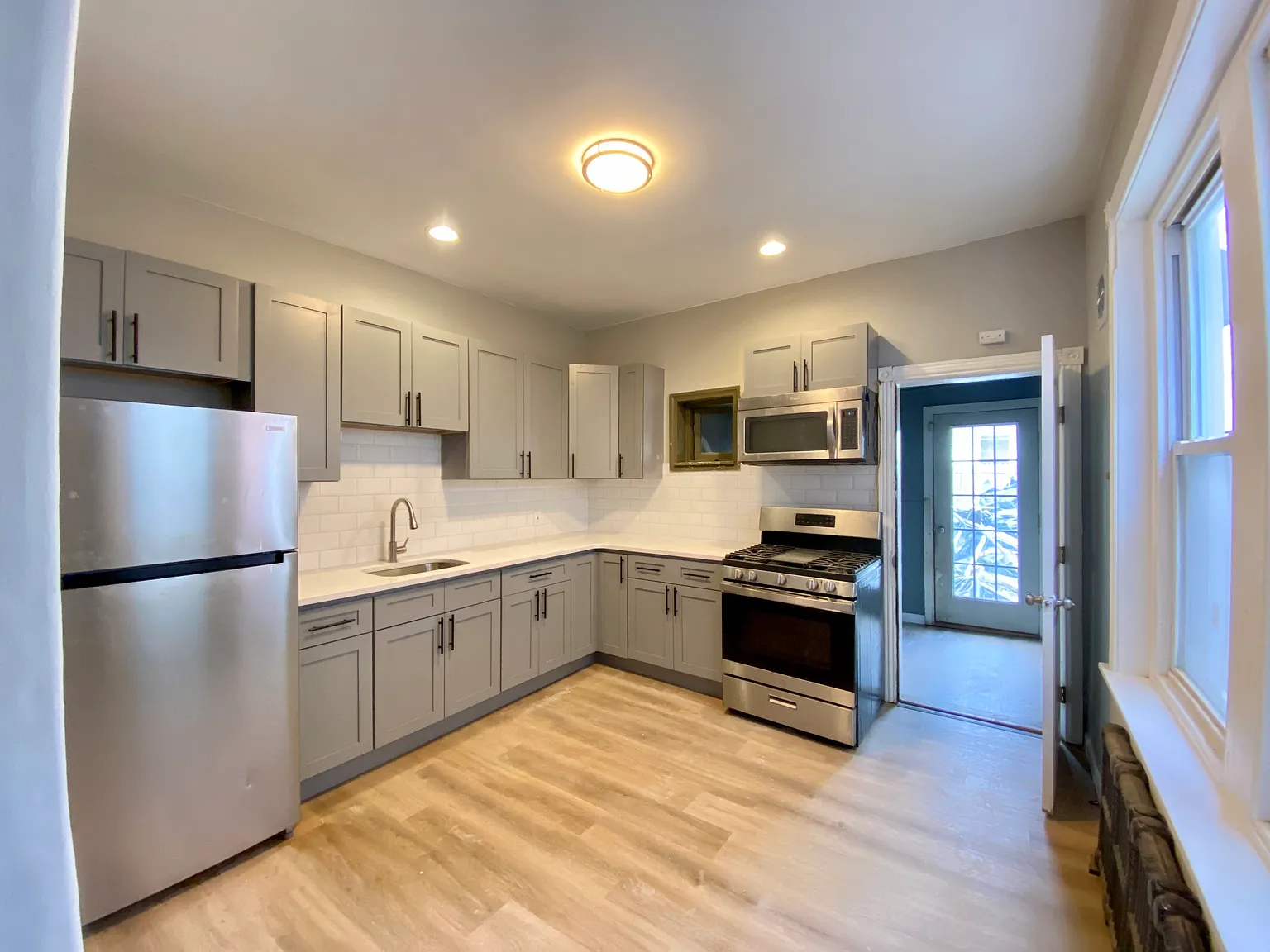 205 Chain St — Photo 1