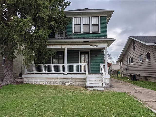 2528 State St photo 1