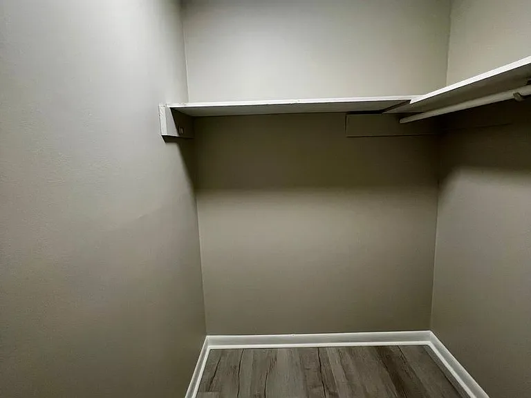 5853G Century Oaks Dr — Photo 12