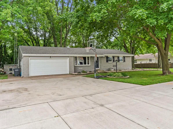 2899 W 9th Ave, Oshkosh, WI 54904