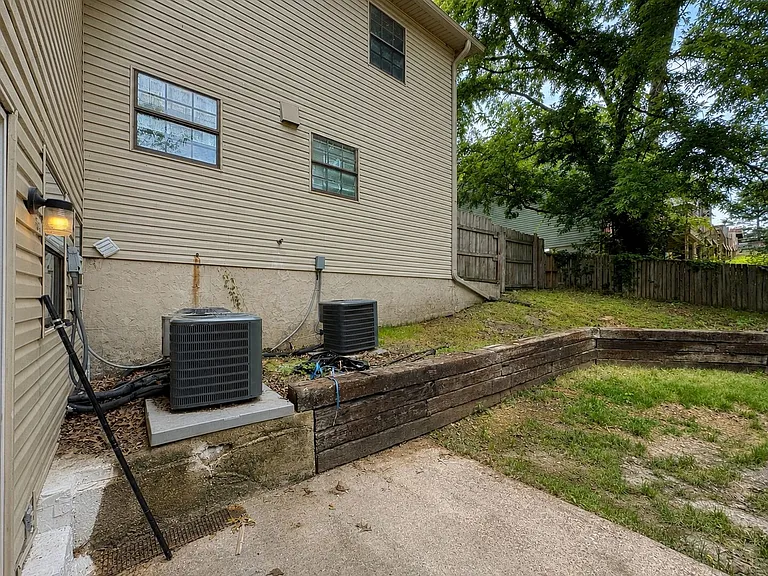 2315 Byers St — Photo 18