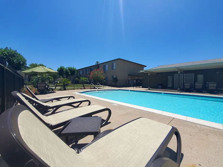 Spacious 2 Bedroom Apartments at The Courtyards in El Cajon — Photo 10