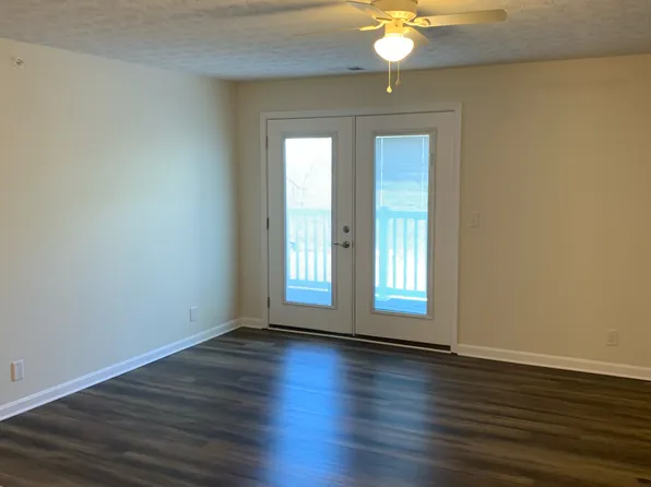 9617 Cooper Church Dr APT 207, Louisville, KY 40229