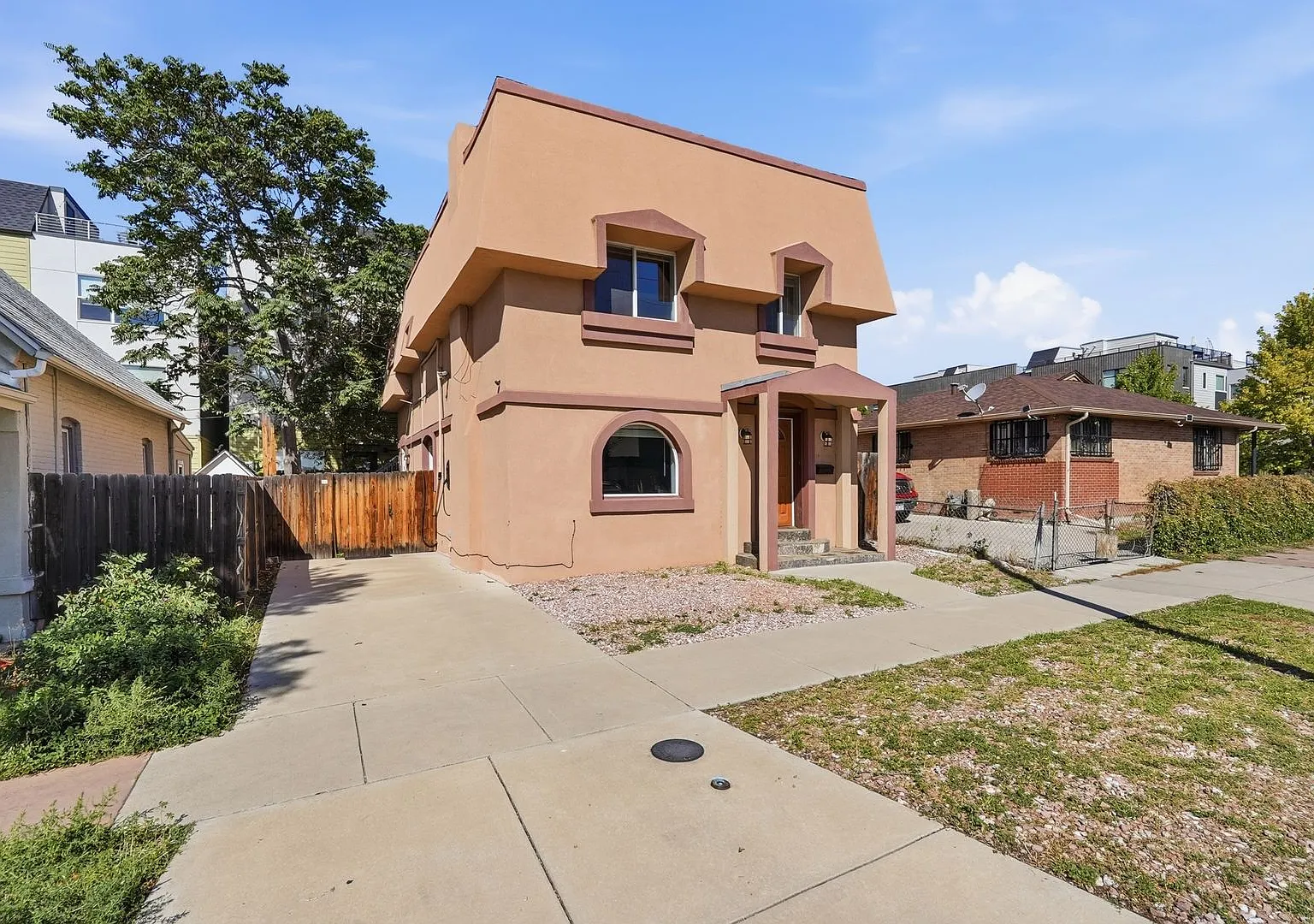 Spacious Jefferson Park Home with Solar & EV Charging — Photo 2