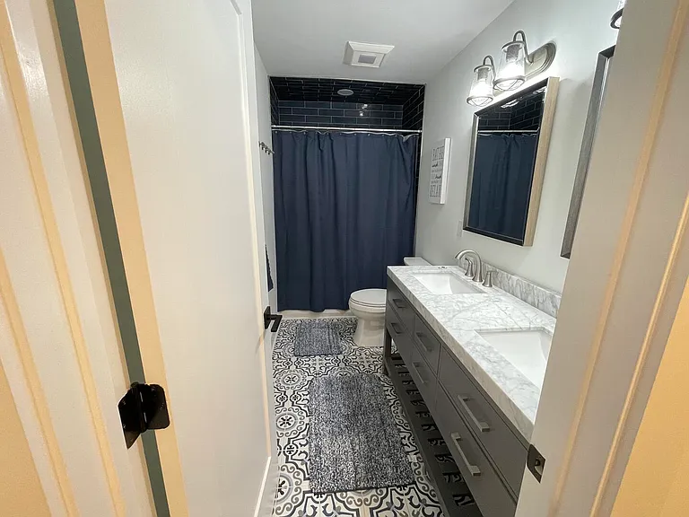 303 Forman Ave — Photo 33
