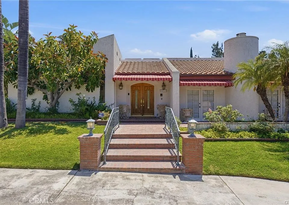 5633 Mayberry Ave