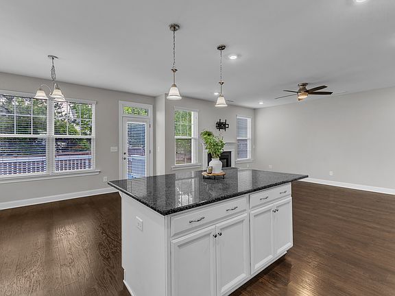 5th image of 4252 Rockdell Hall St
