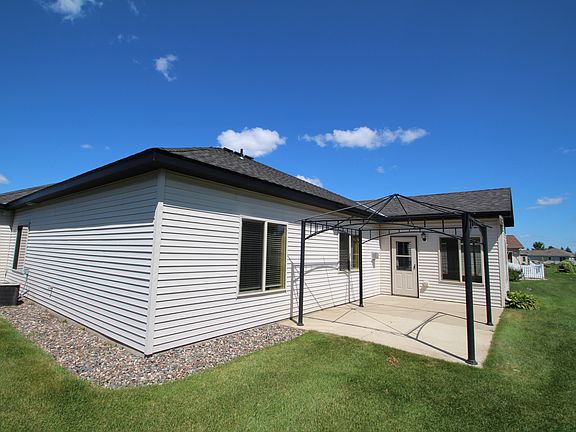 3rd image of 1212 Willow Pond Dr