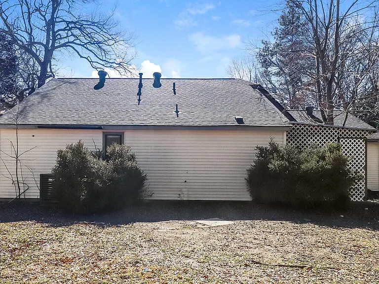 4426 Spring Harbor Dr — Photo 16