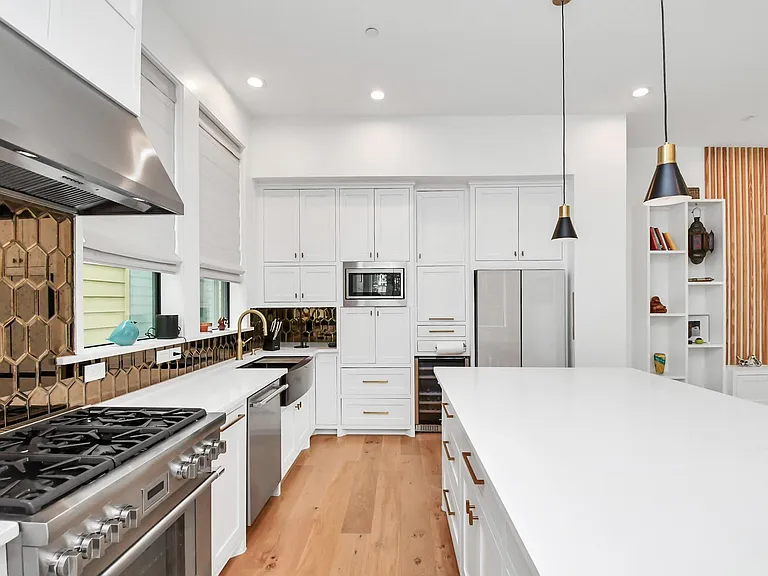 2303 Yupon St — Photo 22