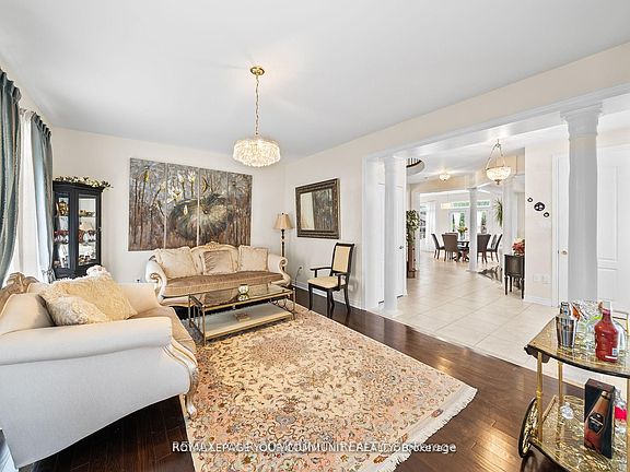 5th image of 108 Headwater Cres
