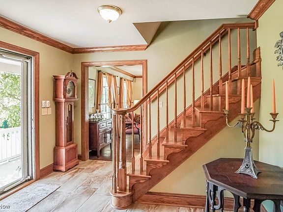 3rd image of 3020 Crookston Ln