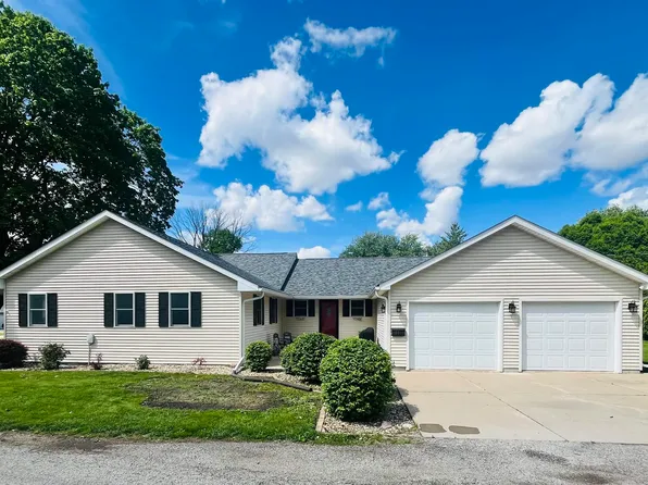 801 N 10th St, Monmouth, IL 61462