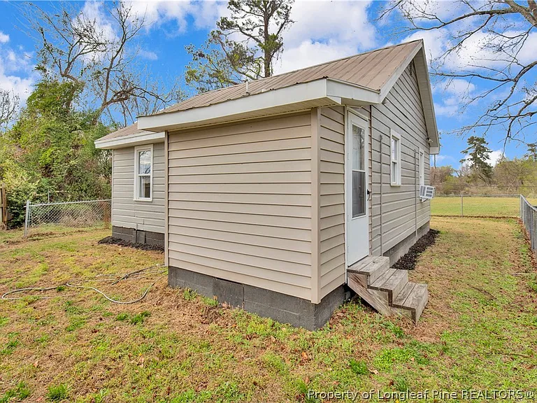 326 Hawley Ln — Photo 22