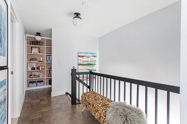 Sold by Compass | media 25