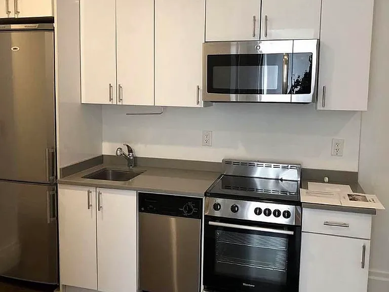 484 9th Ave #3C — Photo 3