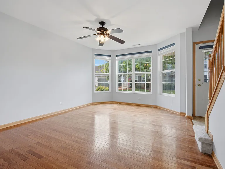 1758 Edith Ln — Photo 4