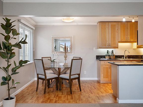 5th image of 3049 Los Prados St APT 226