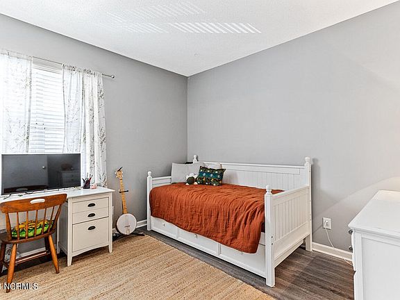 4th image of 4210 Wilshire Blvd APT 301B