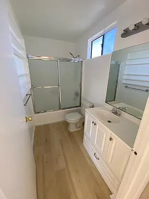 13750 Vanowen St #14 — Photo 8