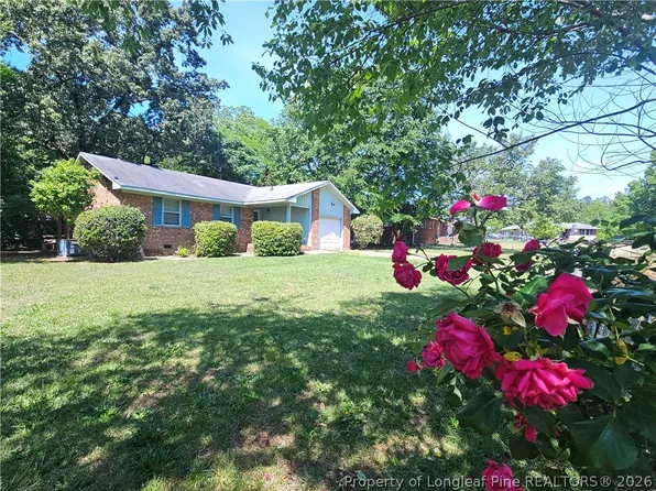 15 Astor Dr, Spring Lake, NC 28390