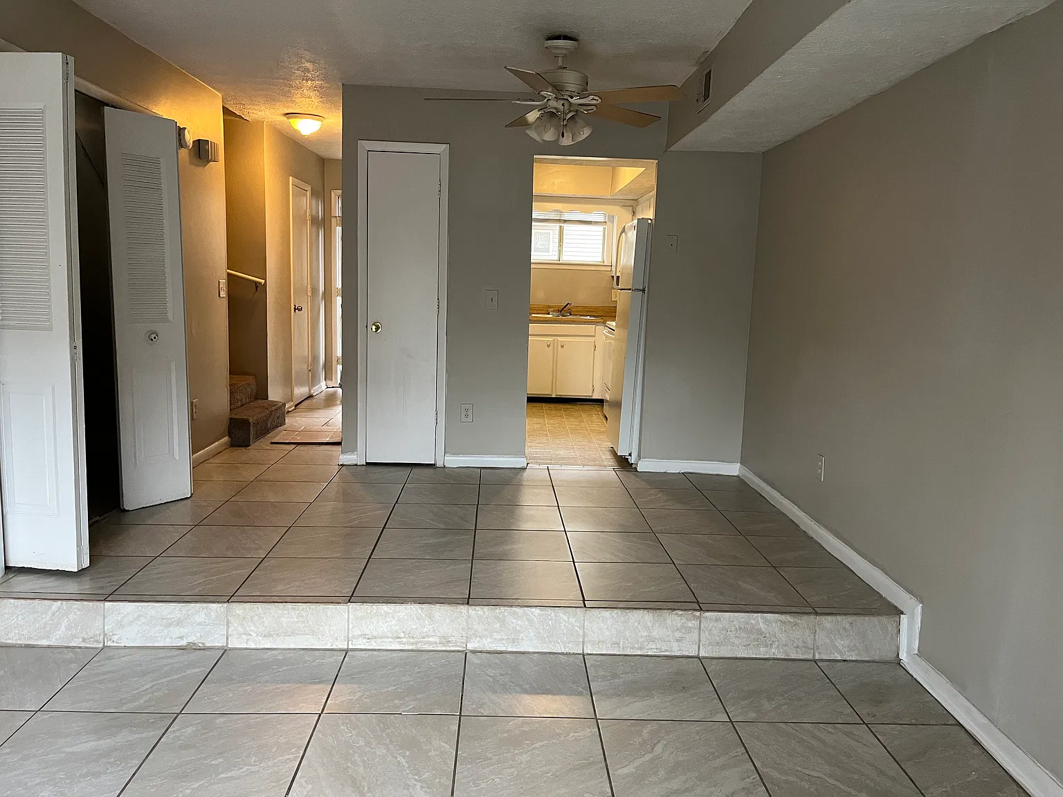 2 bed, 1.5 bath, 1100 sqft, $1,145 — Photo 3