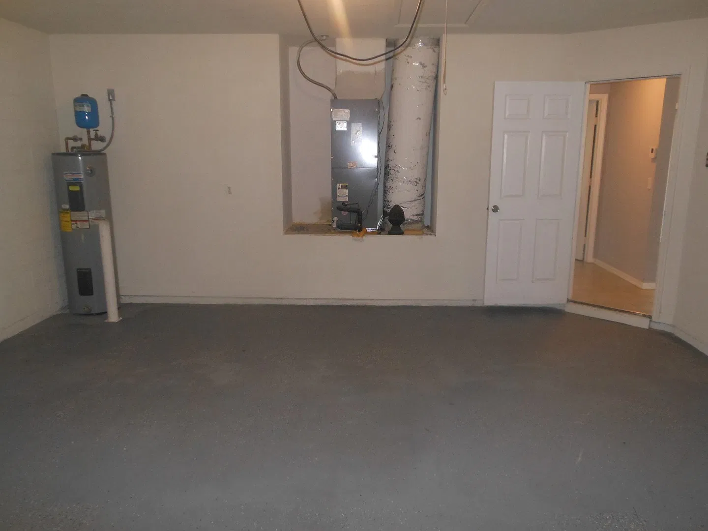 Cozy 3 Bedroom, 2 Bath With Tile Throughout In Central Psl! — Photo 4