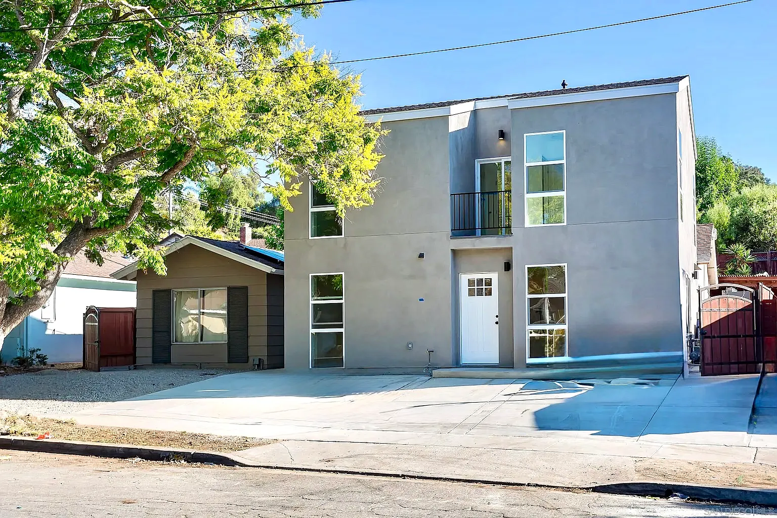 4 bed, 1200 sqft, $4,400 — Photo 1