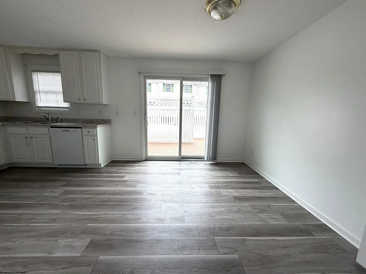 3 bed, 2.5 bath, $1,650 — Photo 4