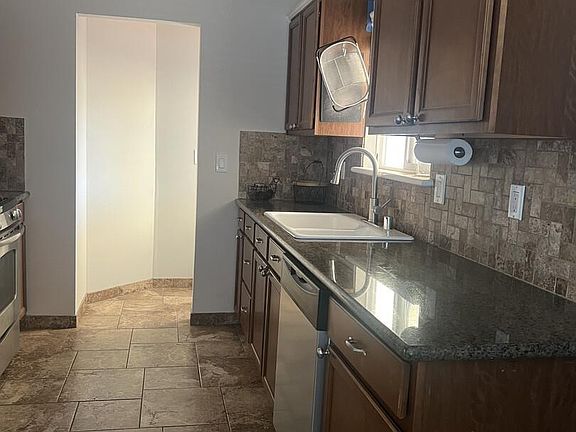 5th image of 1078 Herold Ave