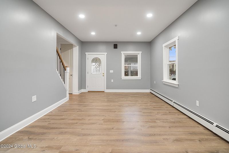 3rd image of 271 Old Loudon Road