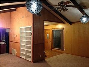 3rd image of 1704 Deerfield Dr
