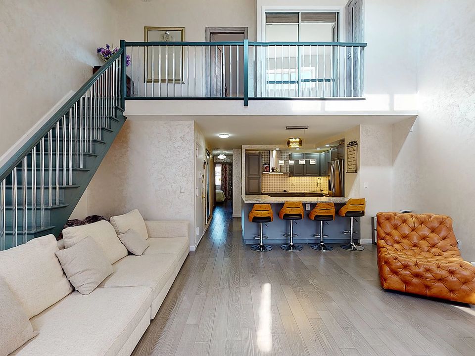 1st image of 11 Cove Ln APT 3C