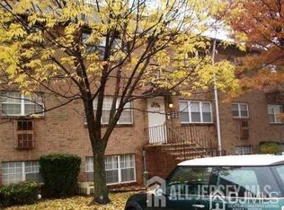 18 College Dr, Edison, NJ 08817