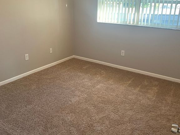 3rd image of 3305 Camelot Dr APT 6