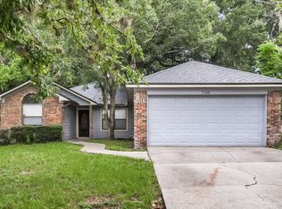 7105 Fort Caroline Hills Dr, Jacksonville, FL 32277