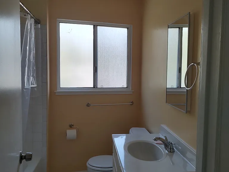 8001 Bancroft Ave #D — Photo 8