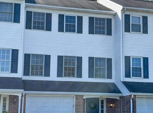 417 Crosswinds Dr, Lititz, PA 17543