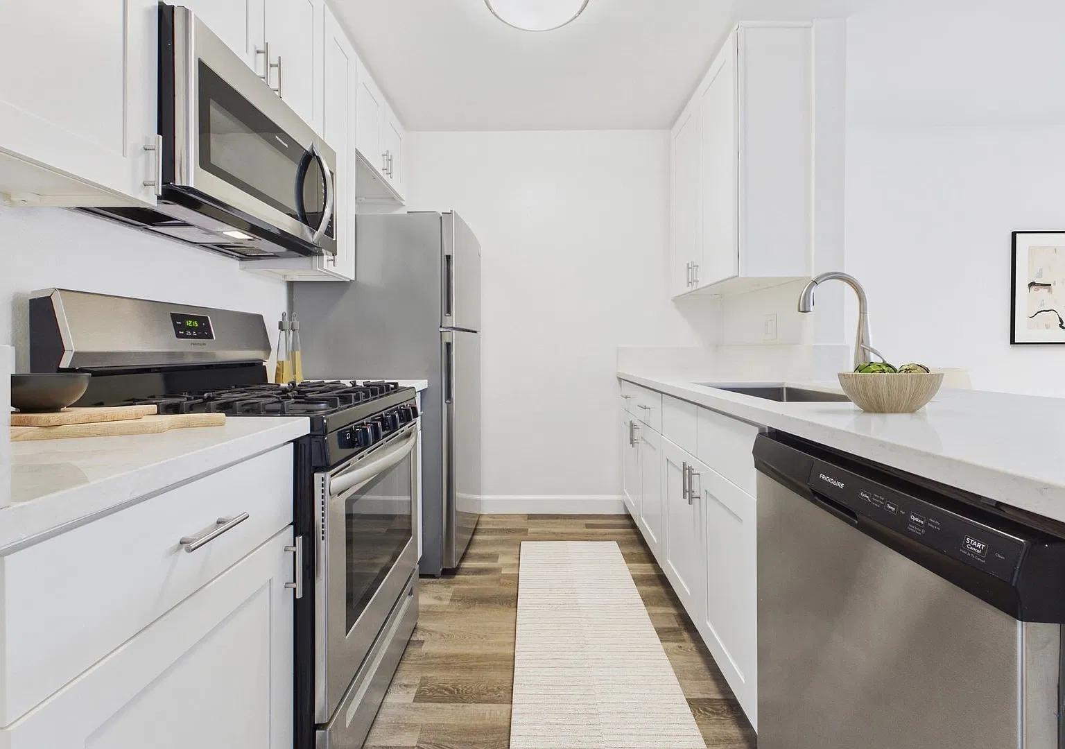 Valleywood Apartments — Photo 1