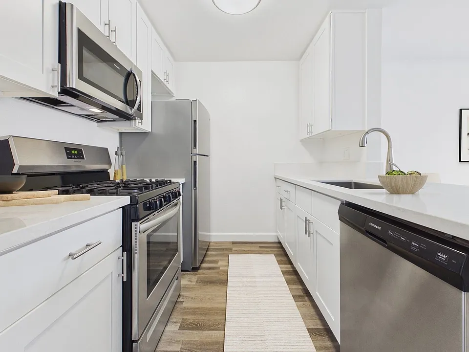 Valleywood Apartments