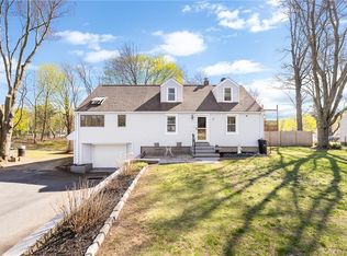 28 Oronoque Rd, Milford, CT 06461