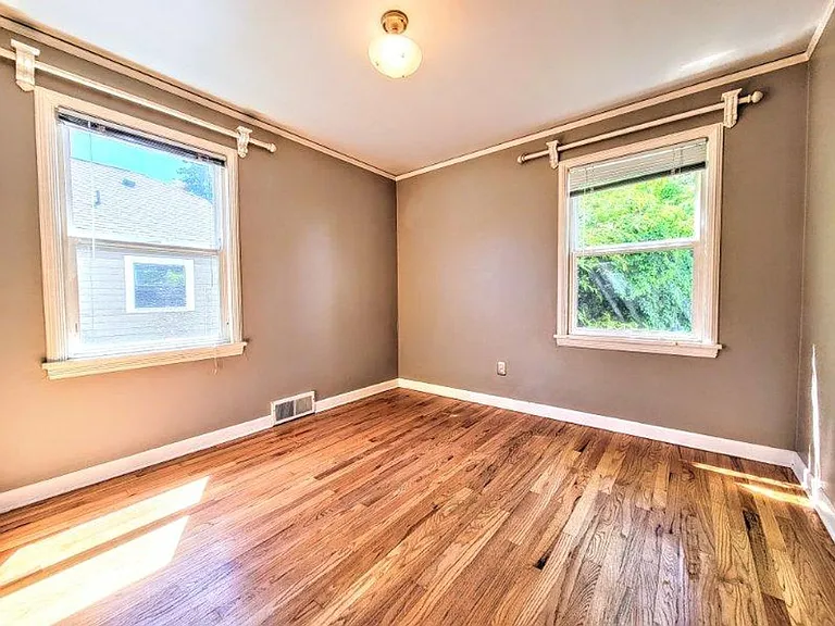 7721 Earl Ave NW — Photo 10