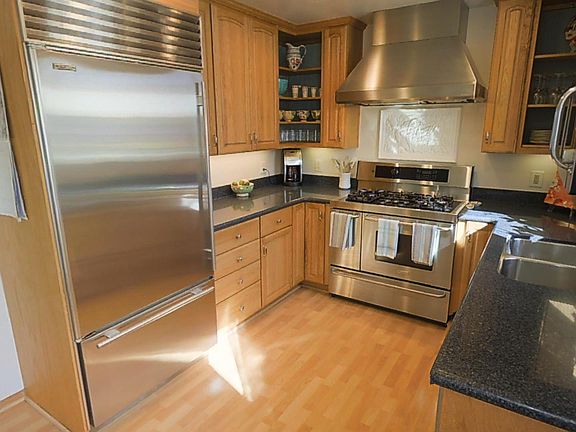 3rd image of 1203 Palm Ave