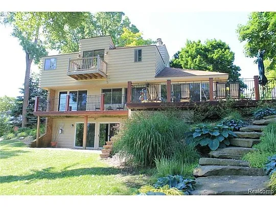 5970 Darb Lake Dr photo 1