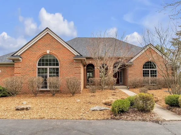5868 Pinecrest Estates Dr, Ann Arbor, MI 48105