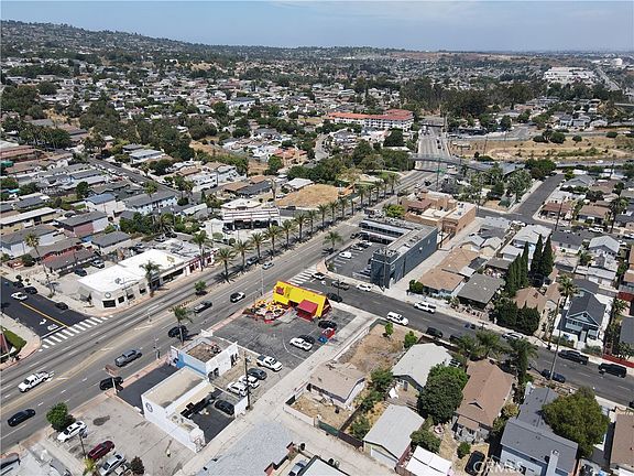 2nd image of 675 W Sepulveda St #1