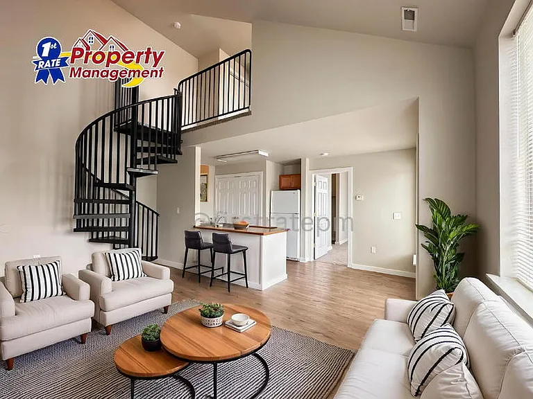 272 W Mallard Dr #207 — Photo 4