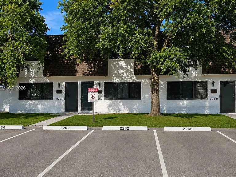 2262 NW 59th Way #2262 — Photo 1