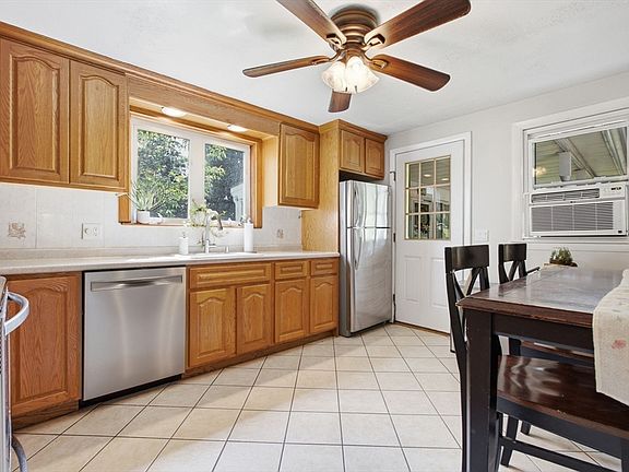 5th image of 6 Locke Rd